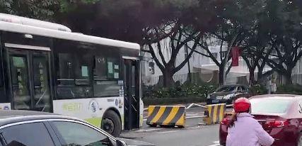 公交车爆料视频,揭秘城市交通一线的温馨瞬间
